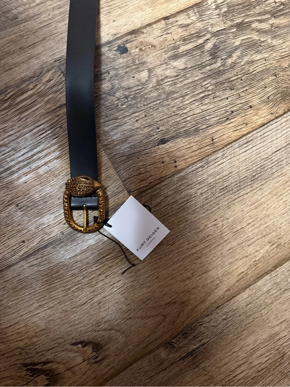 Kurt Geiger elegant gold